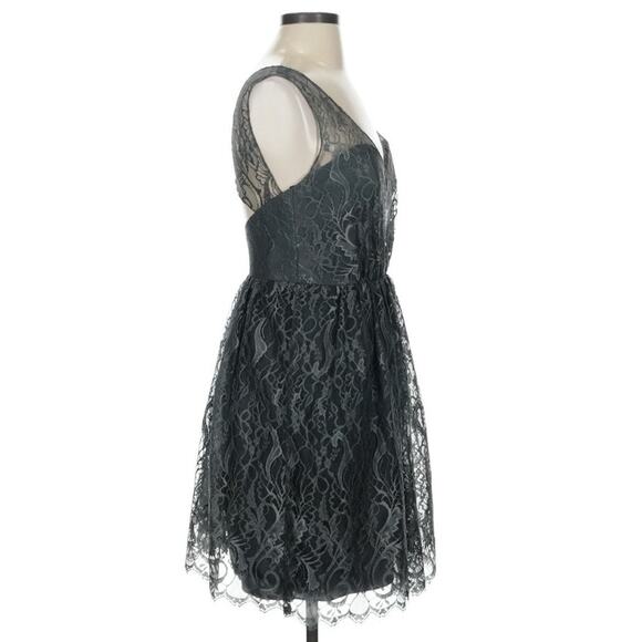 Hailey Paige Occasions Gray Silver Cocktail Dress Lace 2 - Picture 4 of 6